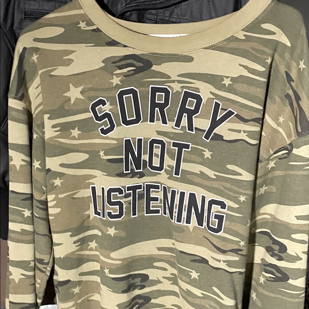 Women’s camo sweatshirt
